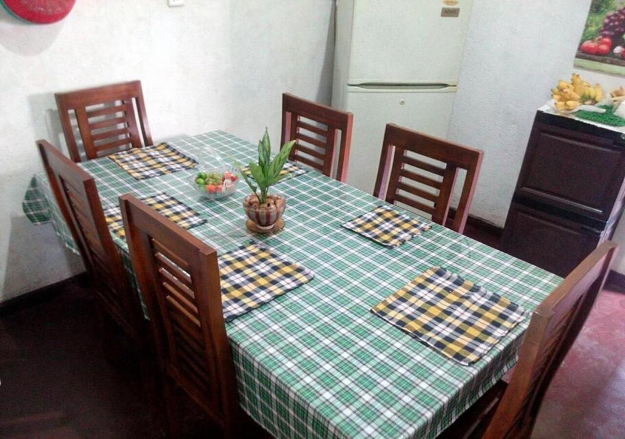 Weerakoon Guest Apartment ฮิกคาดูวา ภายนอก รูปภาพ